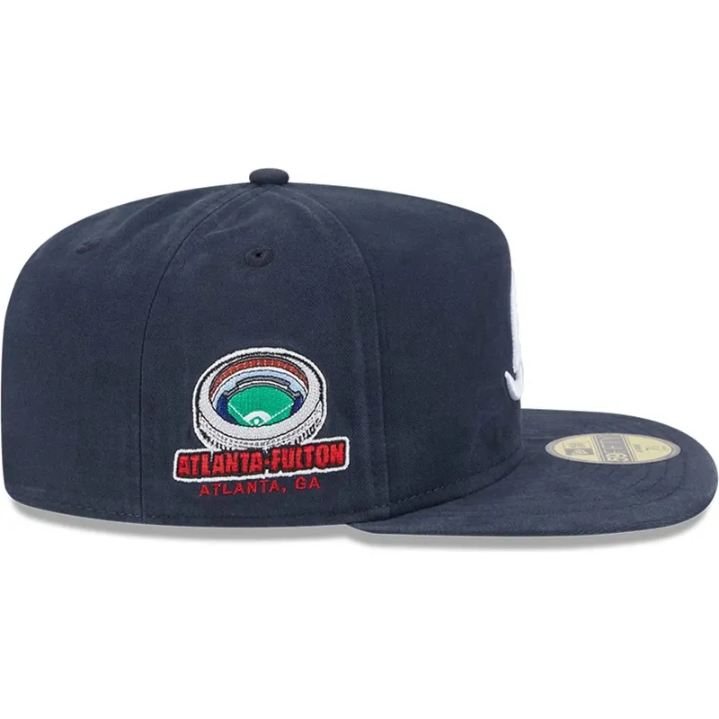 cappello-piatto-blu-navy-chiuso-59fifty-a-frame-championship-side-flag-di-atlanta-braves-mlb-di-new-era