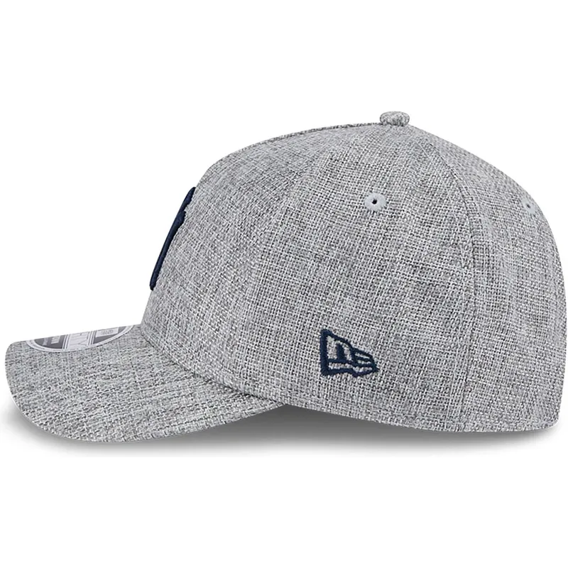 cappellino-curvo-grigio-snapback-con-logo-blu-marino-9forty-m-crown-a-frame-cotton-weave-di-new-york-yankees-mlb-di-new-era