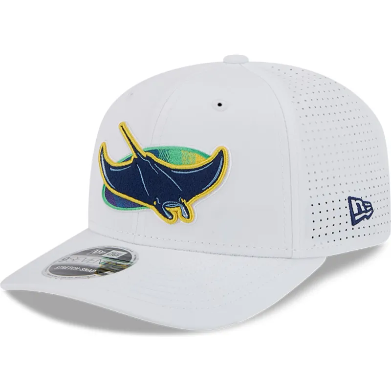 cappellino-trucker-bianco-9seventy-perf-spring-training-fan-pack-2025-dei-tampa-bay-rays-mlb-di-new-era