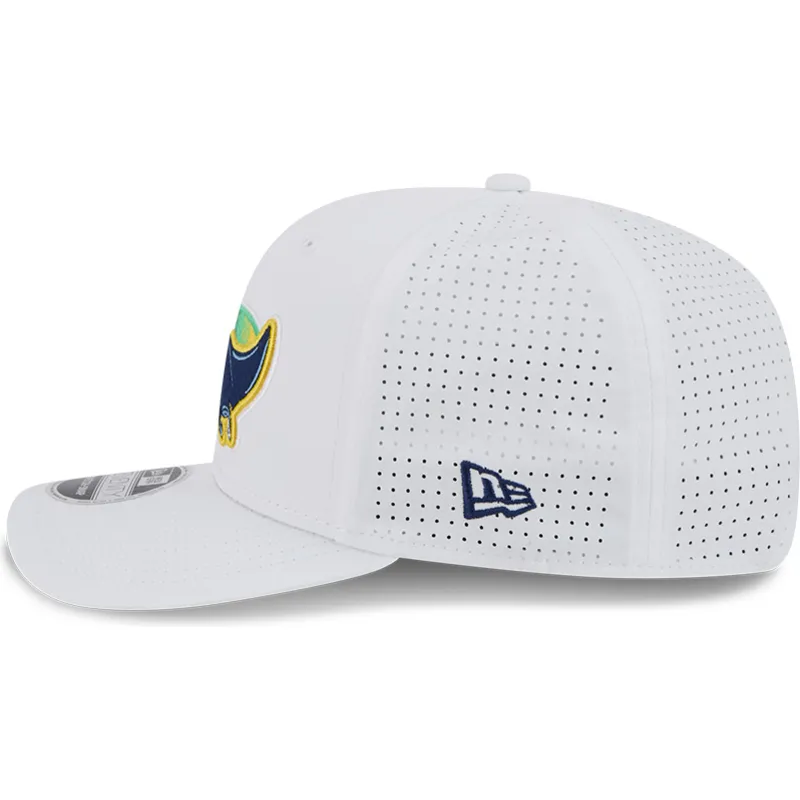 cappellino-trucker-bianco-9seventy-perf-spring-training-fan-pack-2025-dei-tampa-bay-rays-mlb-di-new-era