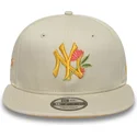 cappello-piatto-beige-snapback-9fifty-floreale-new-york-yankees-mlb-di-new-era