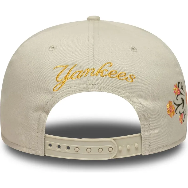 cappello-piatto-beige-snapback-9fifty-floral-di-new-york-yankees-mlb-di-new-era