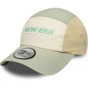 cappellino-curvo-beige-e-verde-regolabile-runner-tech-di-new-era