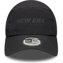cappellino-nero-con-visiera-curva-regolabile-runner-tech-di-new-era