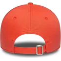 cappellino-arancione-con-visiera-curva-regolabile-da-donna-9forty-league-essential-new-york-yankees-mlb-di-new-era