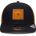 cappellino-trucker-blu-navy-e-marrone-9seventy-stretch-snap-logo-in-rilievo-dei-new-york-yankees-mlb-di-new-era