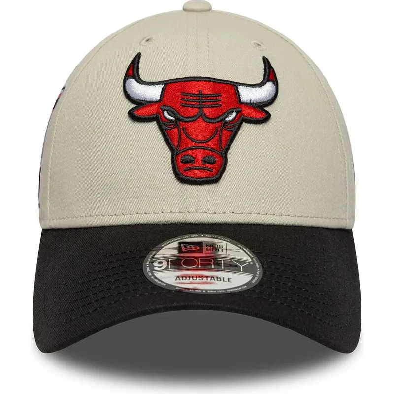 cappellino-curvo-beige-e-nero-regolabile-9forty-contrast-patch-di-chicago-bulls-nba-di-new-era