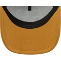 cappellino-trucker-beige-a-frame-graphic-patch-di-new-era