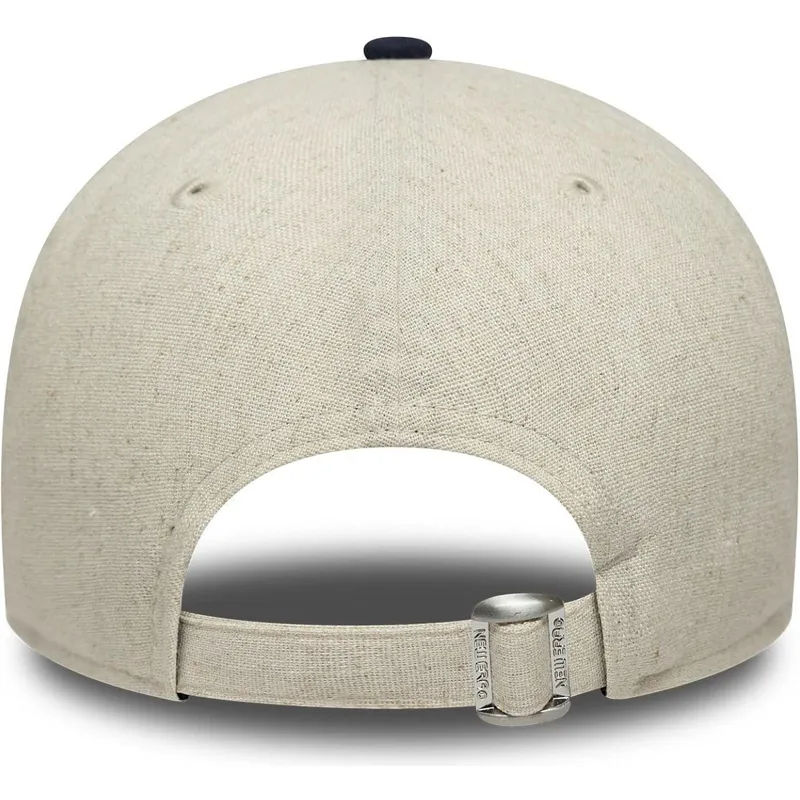 cappelli-curva-beige-cinghia-regolabile-9forty-di-new-era