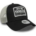 cappellino-trucker-nero-e-bianco-a-frame-patch-di-new-york-yankees-mlb-di-new-era