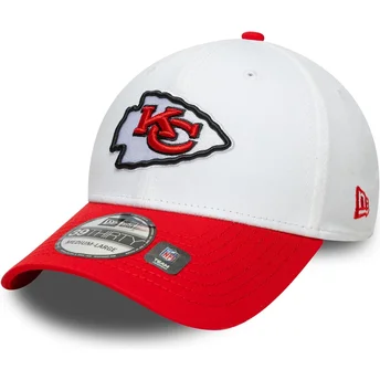 Cappellino curvo bianco e rosso regolabile 39THIRTY Team Logo dei Kansas City Chiefs NFL di New Era