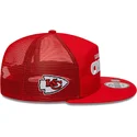 cappello-piatto-trucker-rosso-golfer-international-series-games-2024-dei-kansas-city-chiefs-nfl-di-new-era