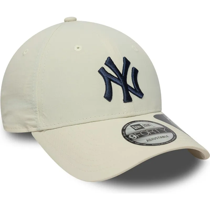 cappellino-curvo-beige-regolabile-con-logo-blu-marino-9forty-recycled-di-new-york-yankees-mlb-di-new-era