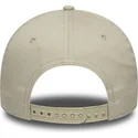 cappellino-snapback-beige-con-visiera-curva-e-logo-beige-e-frame-tonal-outline-dei-los-angeles-lakers-nba-di-new-era
