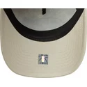 cappellino-beige-snapback-con-visiera-curva-e-logo-beige-e-frame-tonal-outline-dei-los-angeles-lakers-nba-di-new-era