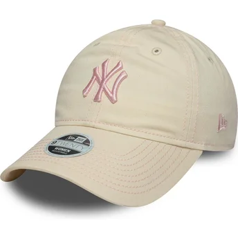 Cappellino Curvo Beige Regolabile da Donna con Logo Rosa 9TWENTY Contrast Stitch dei New York Yankees MLB di New Era