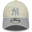 cappello-curvo-beige-e-grigio-regolabile-da-donna-9twenty-world-series-cooperstown-dei-new-york-yankees-mlb-di-new-era