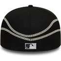 cappellino-piatto-nero-aderente-59fifty-chain-wrap-dei-chicago-white-sox-mlb-di-new-era