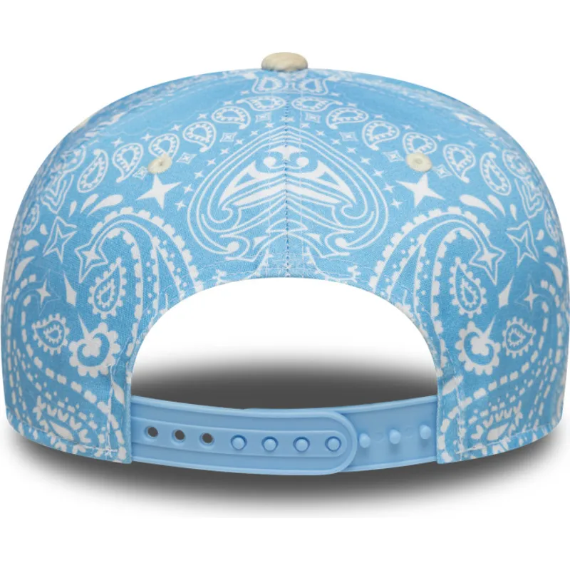 cappellino-visiera-curva-blu-e-beige-snapback-9seventy-stretch-snap-lifestyle-di-racing-bulls-f1-team-formula-1-di-new-era