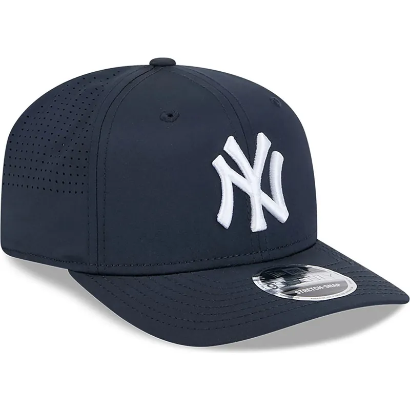 cappellino-curvo-blu-marino-snapback-9seventy-stretch-snap-perf-di-new-york-yankees-mlb-di-new-era cappellino-curvo-blu-marino-snapback-9seventy-stretch-snap-perf-di-new-york-yankees-mlb-di-new-era
