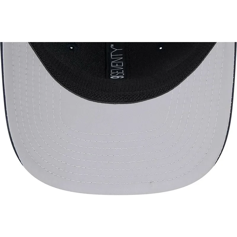 cappellino-curvo-blu-marino-snapback-9seventy-stretch-snap-perf-di-new-york-yankees-mlb-di-new-era cappellino-curvo-blu-marino-snapback-9seventy-stretch-snap-perf-di-new-york-yankees-mlb-di-new-era