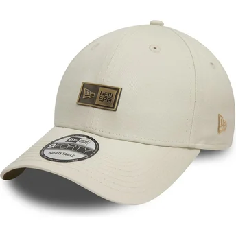 Cappellino beige con visiera curva regolabile 9FORTY Badge di New Era