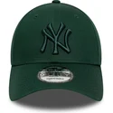cappellino-verde-regolabile-con-visiera-curva-e-logo-verde-9forty-league-essential-dei-new-york-yankees-mlb-di-new-era