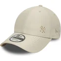 cappellino-curvo-beige-regolabile-con-logo-beige-9forty-tonal-flawless-dei-new-york-yankees-mlb-di-new-era