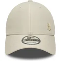 cappellino-curvo-beige-regolabile-con-logo-beige-9forty-tonal-flawless-dei-new-york-yankees-mlb-di-new-era