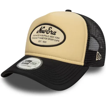 Cappellino trucker beige e nero A Frame Foam Oval Patch di New Era