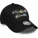 cappellino-curvo-nero-regolabile-da-donna-9forty-floral-script-dei-new-york-yankees-mlb-di-new-era
