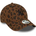 cappellino-curvo-leopardato-regolabile-da-donna-9forty-leopard-cord-dei-new-york-yankees-mlb-di-new-era