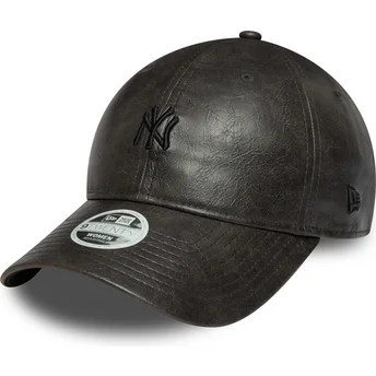 Cappellino curvo nero regolabile da donna con logo nero 9TWENTY Tonal dei New York Yankees MLB di New Era