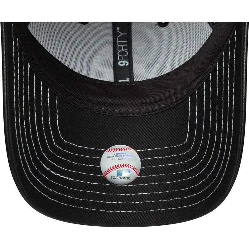 cappellino-curvo-nero-regolabile-da-donna-9forty-topstitch-pu-dei-new-york-yankees-mlb-di-new-era
