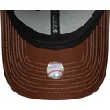 cappellino-curvo-marrone-regolabile-da-donna-9forty-topstitch-pu-new-york-yankees-mlb-di-new-era