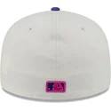 cappellino-piatto-beige-e-viola-aderente-59fifty-clr-dvlp-dei-new-york-yankees-mlb-di-new-era