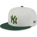 cappello-piatto-beige-e-verde-regolabile-59fifty-clr-dvlp-dei-new-york-yankees-mlb-di-new-era