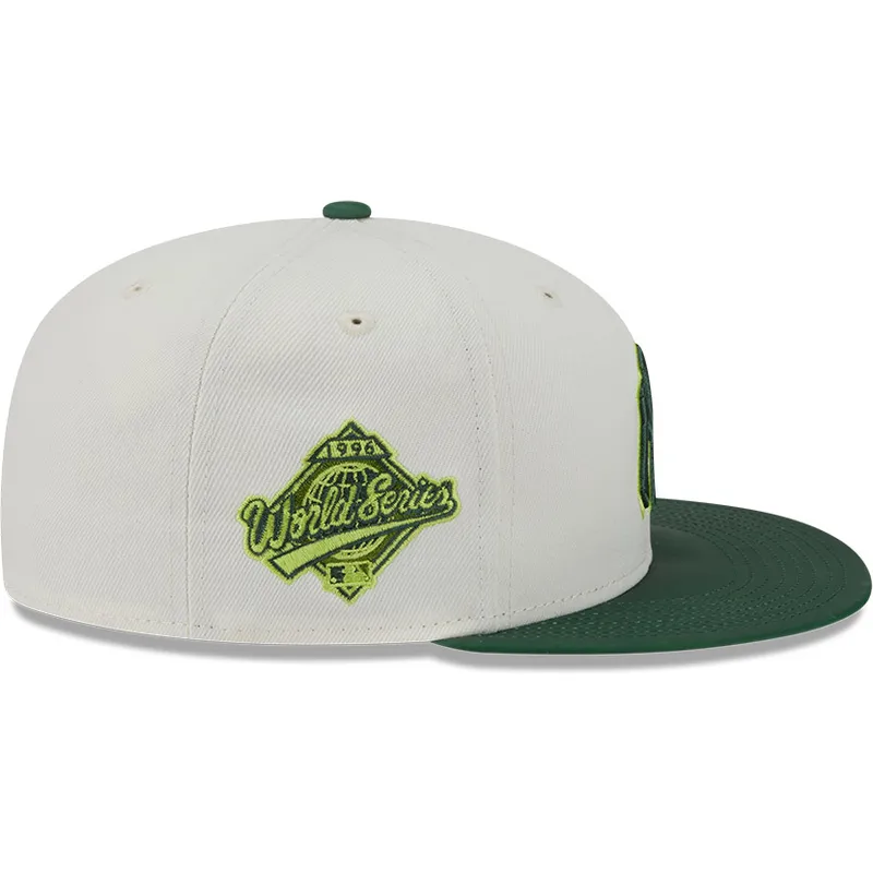 cappello-piatto-beige-e-verde-regolabile-59fifty-clr-dvlp-dei-new-york-yankees-mlb-di-new-era