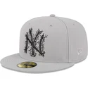 cappello-piatto-grigio-aderente-59fifty-cracked-dei-new-york-yankees-mlb-di-new-era