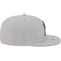 cappello-piatto-grigio-aderente-59fifty-cracked-dei-new-york-yankees-mlb-di-new-era