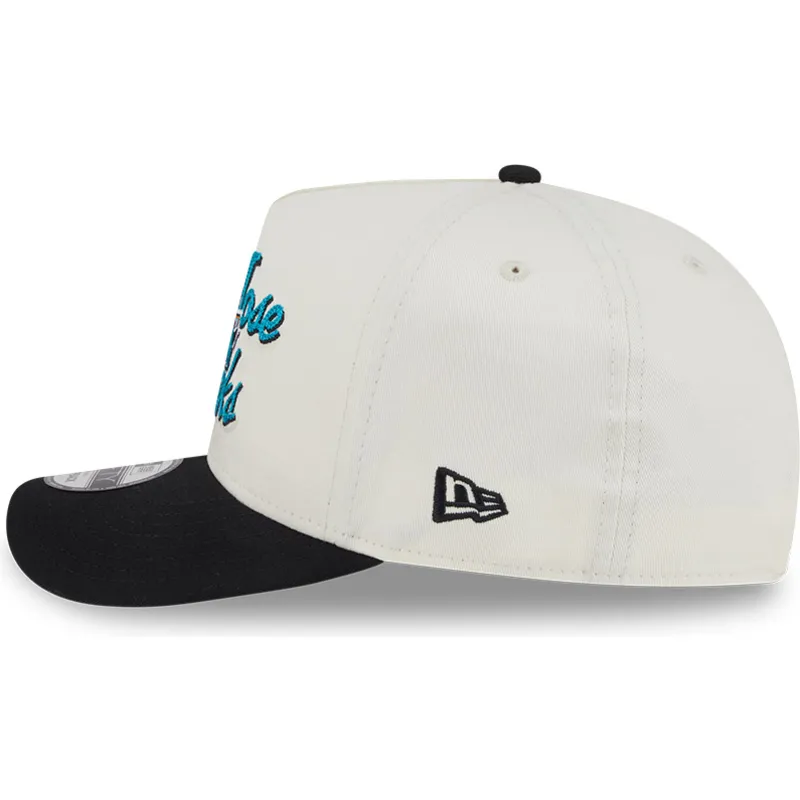 cappellino-visiera-curva-beige-e-nero-snapback-9fifty-a-frame-chainstitch-di-san-jose-sharks-nhl-di-new-era