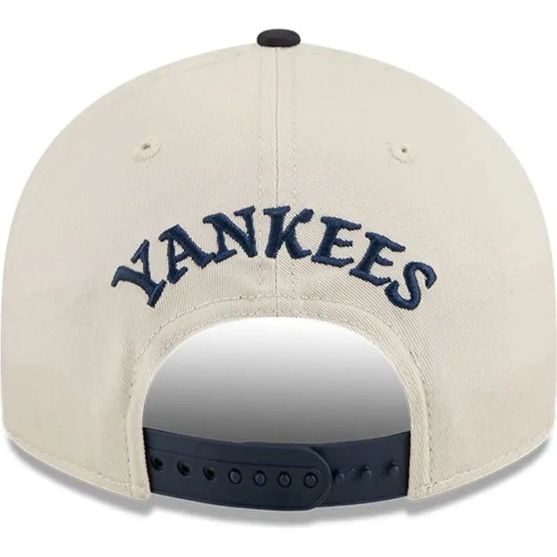 cappellino-curvo-beige-e-blu-marino-snapback-9fifty-retro-crown-scatter-di-new-york-yankees-mlb-di-new-era