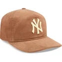 cappellino-nero-snapback-curvo-19twenty-nostalgic-golfer-dei-new-york-yankees-mlb-di-new-era