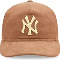 cappellino-nero-snapback-curvo-19twenty-nostalgic-golfer-dei-new-york-yankees-mlb-di-new-era