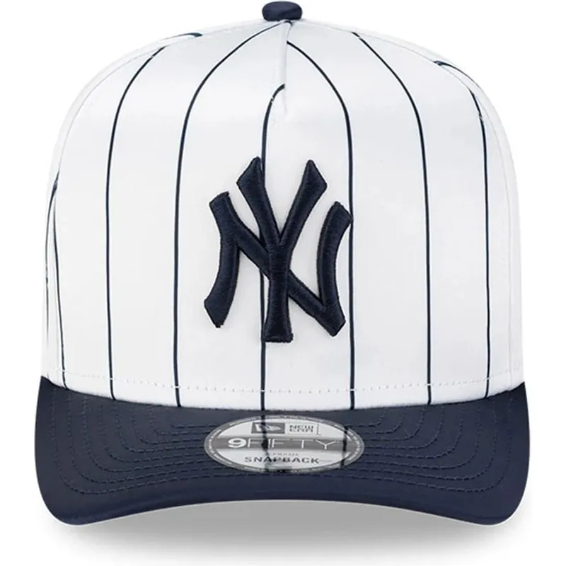 cappellino-visiera-curva-bianco-e-blu-marino-snapback-9fifty-a-frame-satin-pinstripe-di-new-york-yankees-mlb-di-new-era