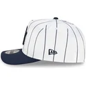 cappellino-visiera-curva-bianco-e-blu-marino-snapback-9fifty-a-frame-satin-pinstripe-di-new-york-yankees-mlb-di-new-era