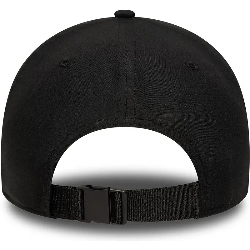 cappellino-curvo-nero-regolabile-9forty-pin-dei-chicago-bulls-nba-di-new-era