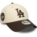 cappellino-curvo-beige-e-marrone-regolabile-9forty-side-patch-dei-los-angeles-dodgers-mlb-di-new-era
