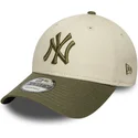 cappellino-curvo-beige-e-verde-regolabile-9forty-side-patch-di-new-york-yankees-mlb-di-new-era