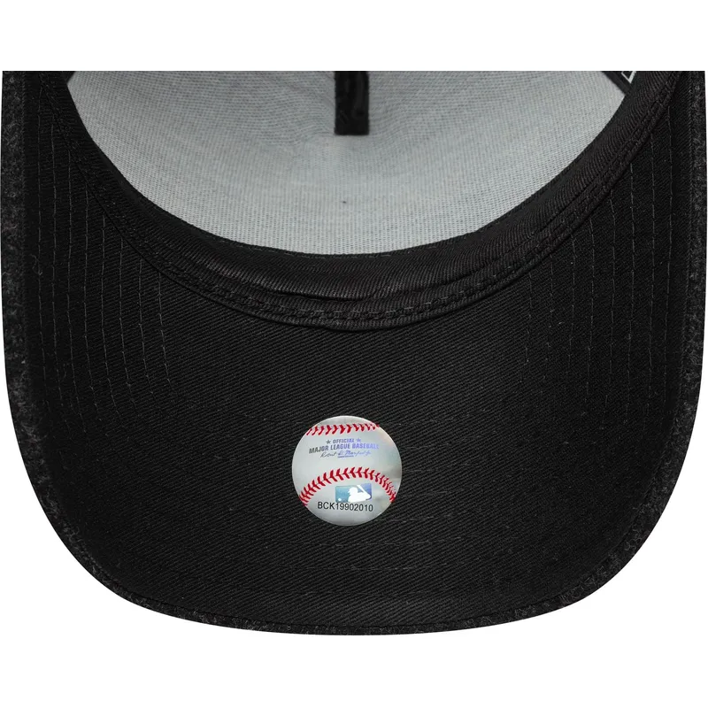 cappellino-curvo-nero-snapback-con-logo-nero-9forty-e-frame-melton-di-new-york-yankees-mlb-di-new-era